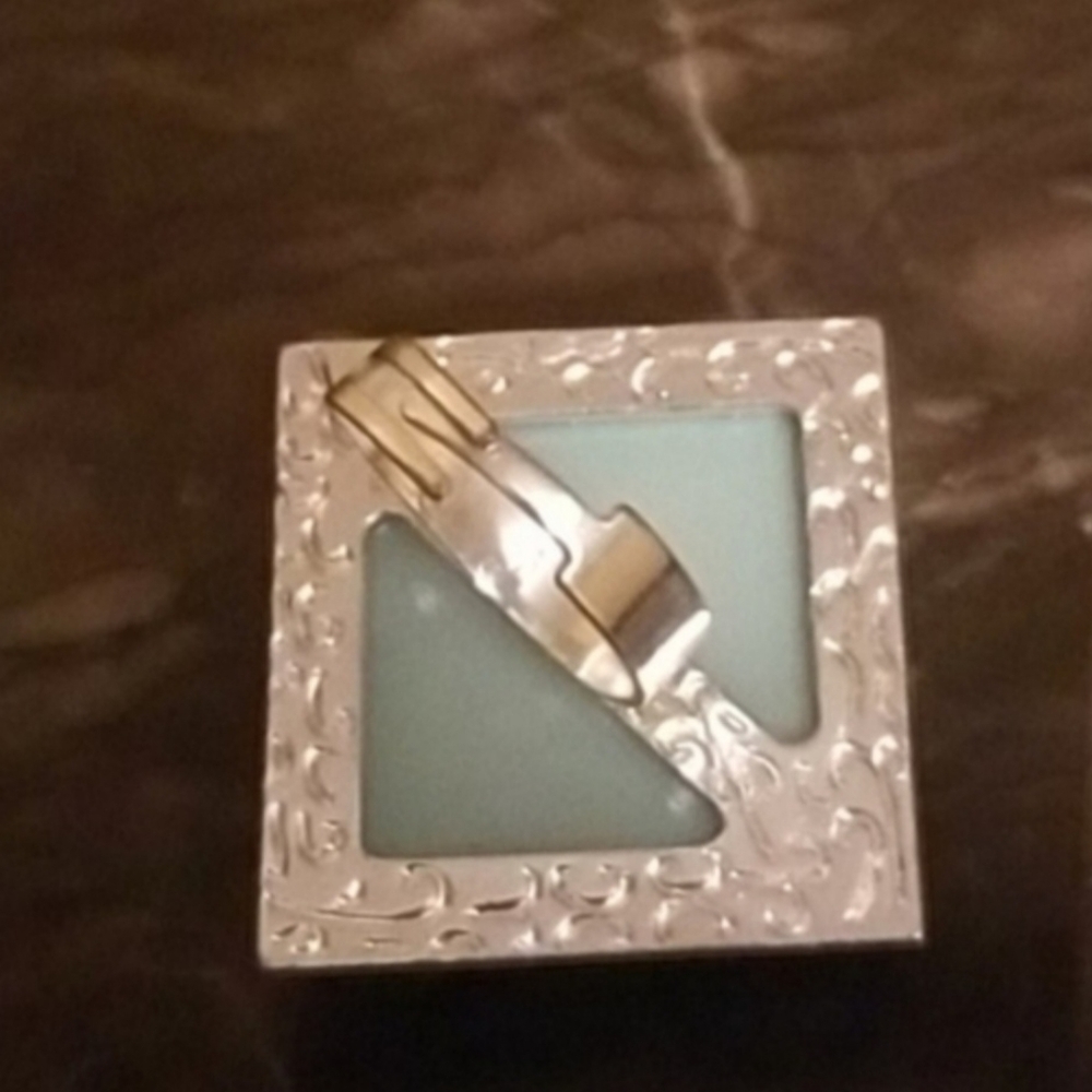 Statement Ring - Picture 3 of 3